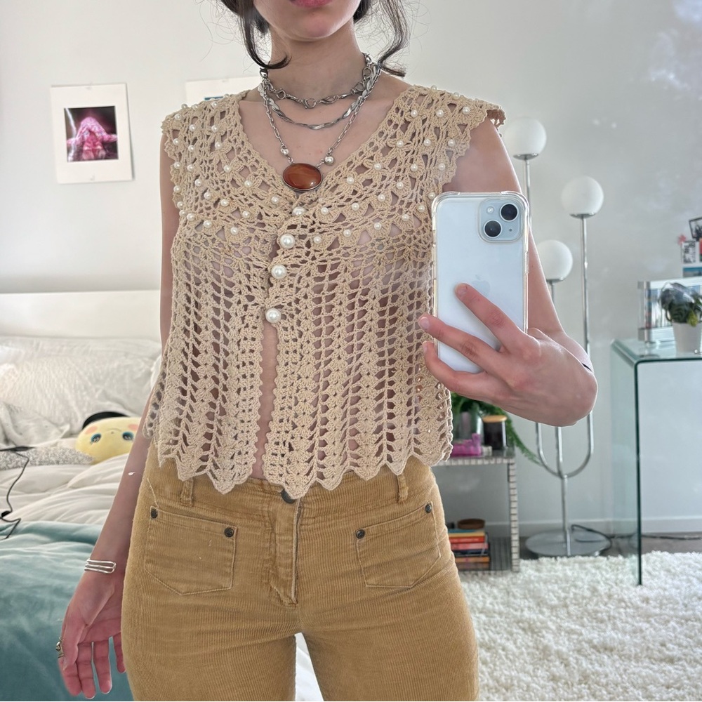 [SOLD] vintage crochet and pearl tan top xs-m